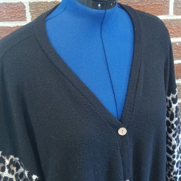 Lilypad super soft cardigan cheetah print large - Picture 7 of 12
